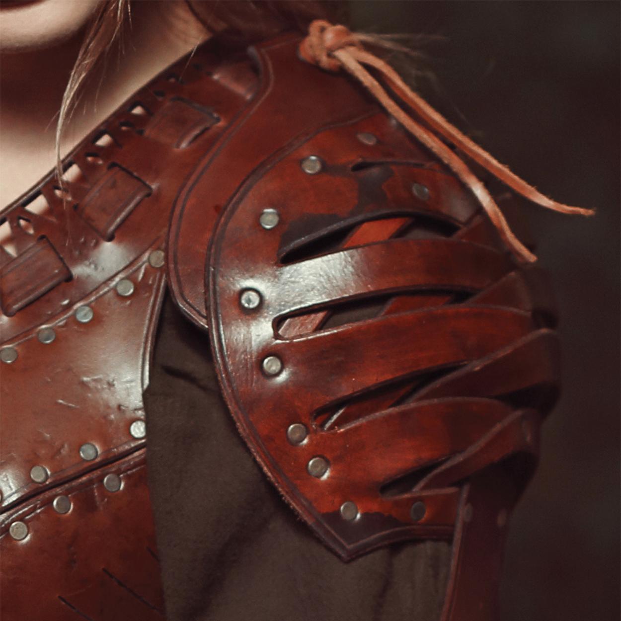 Handmade leather shoulder pad armour